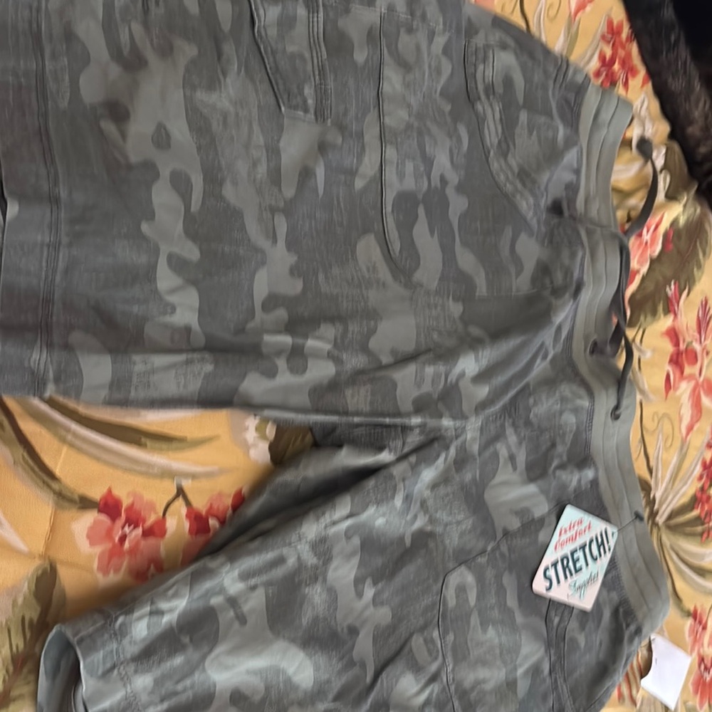 Camouflage Stretch Cargo Shorts